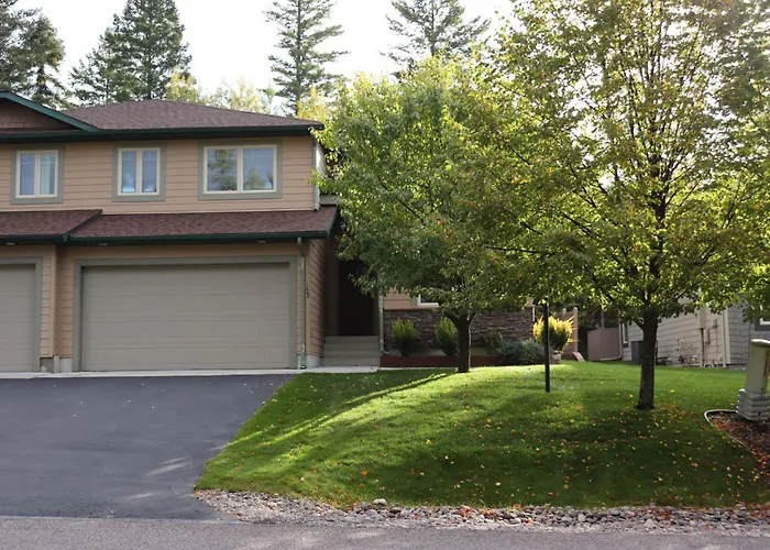Glacier National Park Getaway - Oakmont Retreat